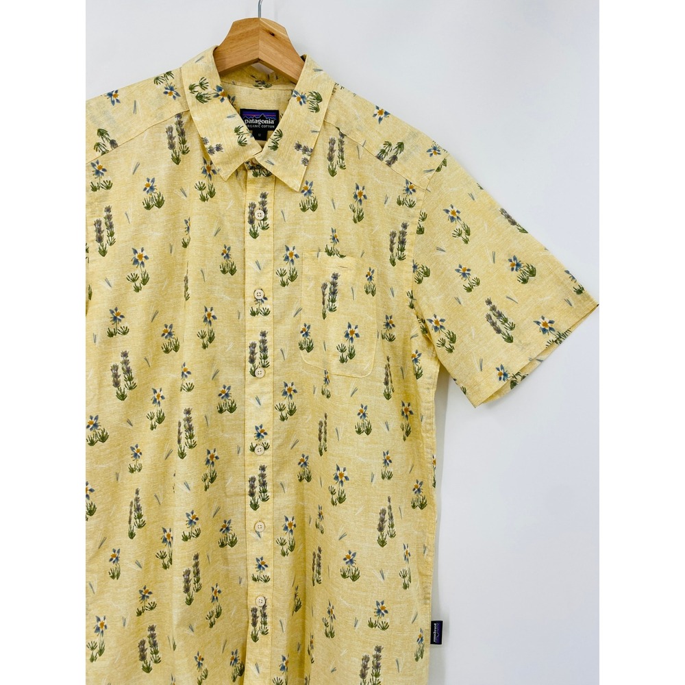 Patagonia Button Down Shirt Mens Size M Yellow Floral Organic Cotton Blend SS